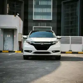 HONDA HR-V PRESTIGE 1.8 CVT 2017 TERAWAT SIAP PAKAI KM ASLI GARANSI