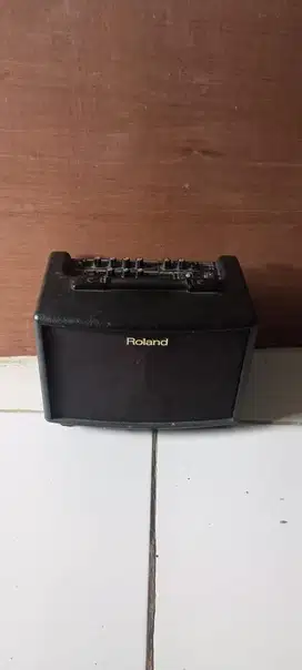 Amplifier Roland AC 33