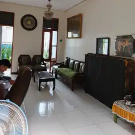 Rumah Minimalis Nyaman di kawasan perumahan elite Solo Baru