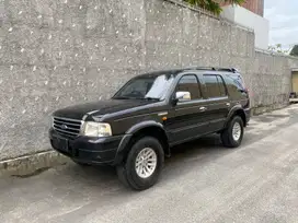 Ford Everest 2.5 XLT MT 2005