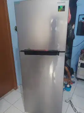 Kulkas 2 pintu Samsung inverter