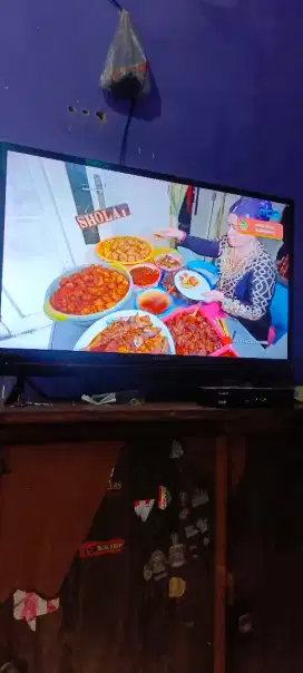 LED TV Sharp 32 Analog + STB+antena digital.