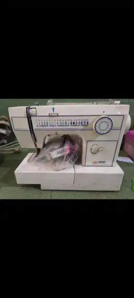 Mesin jahit portable