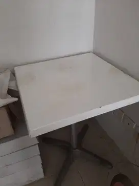 meja putih produk informa