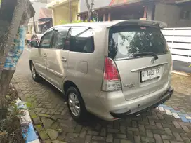 Toyota Kijang Innova 2010 Bensin