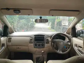 Toyota Kijang Innova 2006 Bensin