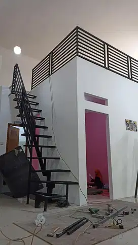 Tangga rebah kombinasi pijakan kayu asli