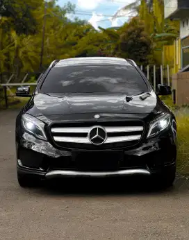 Mercedes benz gla 200