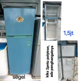 Kulkas POLYTRON bekas bergaransi