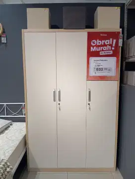 Dijual lemari pakaian 3 pintu bahan full besi