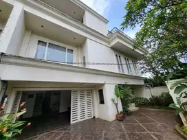 Sewa Rumah 3 Lantai Eksklusif Di Jakarta Selatan
