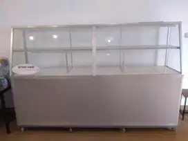 Etalase jualan (makanan, kue,dll)