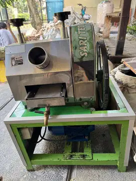 Dijual Mesin Giling Tebu Listrik Portable dan Perlengkapannya