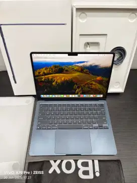 Macbook Air M2 8/256gb 13-iNci ex Garansi resmi iBox Mulus like new