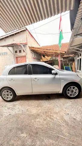Nissan March 2011 Bensin