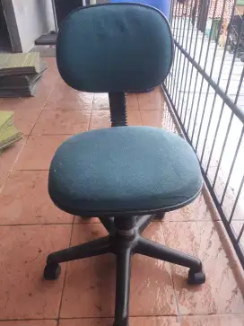 Kursi Kantor rekondisii