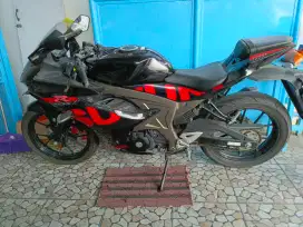 Suzuki GSX Black
