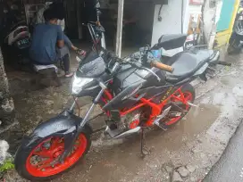 Di jual cb150r surat² aman