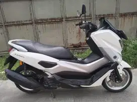 Yamaha NMAX ABS thun 2015 pajak panjang mesin halus siap gas gan.
