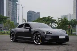 RARE Porsche Taycan 4s EV AWD Full Option 2023 / 2024