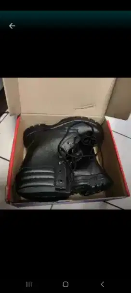 DiJual. Sepatu pdl Kondisi like new