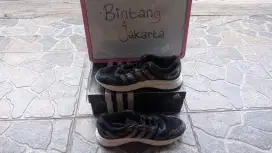 Sepatu Running Adidas Size 42