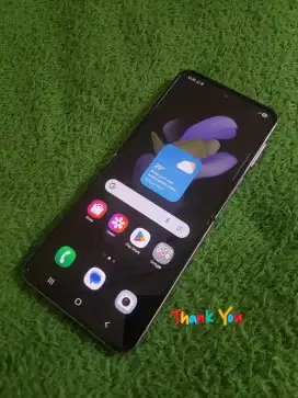 Samsung Z flip 4 8/256 SEIN