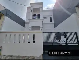 Dijual Rumah Baru Di Boulevard Hijau  Harapan Indah  Bekasi  Lt