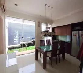 RUMAH CLUSTER CHALCEDONY PONDOK HIJAU GOLF GADING SERPONG furnish