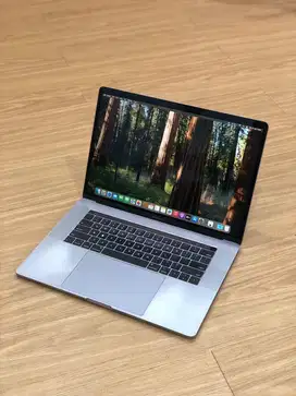 MacBook Pro 2018 Core i7 16/512 15 inch Grade-B