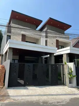 Rumah Mewah Strategis Dekat Kampus UII Area Jakal Km 12 Sleman
