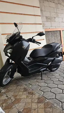 XMAX 2023 hitam, terawat