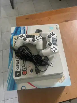 PS 4 Slim 1TB Lengkap 2 Stik