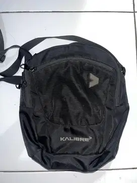 Dijual Sling Bag Merk Kalibre warna Hitam