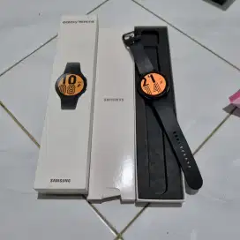 Samsung Galaxy Watch 4 44mm Fulset segel mulus 90%,minus tombol power