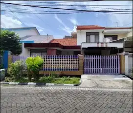 Rumah Tenggilis Mejoyo dekat Ubaya, Lokasi Depan