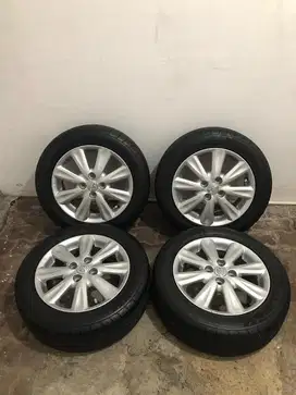 Velg Yaris Bakpao R 15