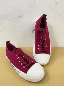 Sepatu AIRWALK maroon (preloved)