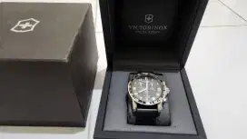 Jam victorinox swiss army