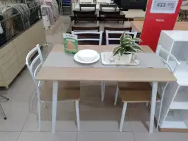 Meja Makan Minimalis