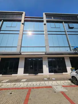 Ruko Osaka PIK 2 High Ceiling 4,5x15 Siap Pakai Hadap Boulevard