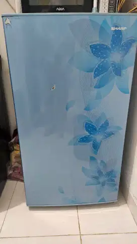 Kulkas 1 pintu merk sharp murmer