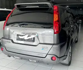Jual mobil limited edition nissan x-trail 2.5 2WD CVT ST A/T 2011