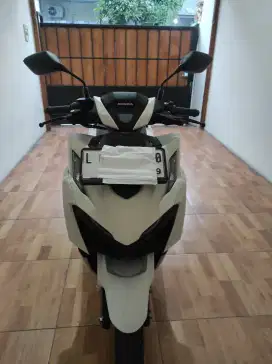 Honda Vario 160 CBS PUTIH