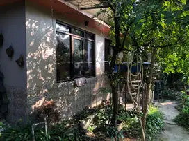 Rumah 4 Kamar Luas dan Nyaman di Solokan Jeruk SHM
