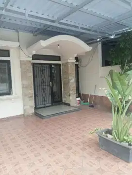 Rumah Di Kelapa Gading Kamar 4+1 Dalam Komplek