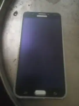 Di jual hp Samsung  j7prime ram2/16