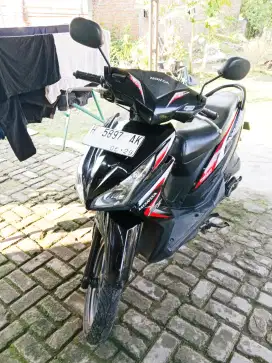 Vario fi 110cc warna hitam
