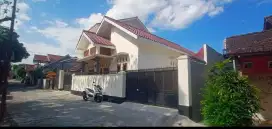 Disewakan rumah 2 lantai istimewa area Cebongan Sleman