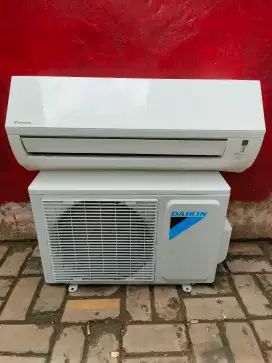 AC Daikin 1/2 pk unit only